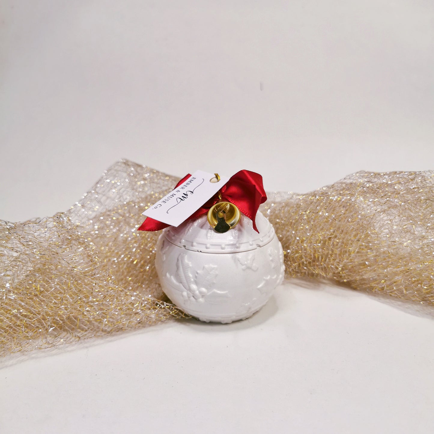 Magic christmas ball