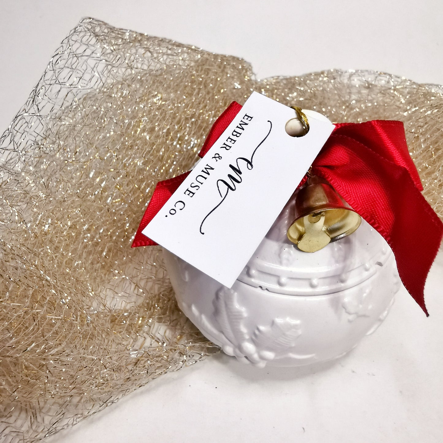 Magic christmas ball