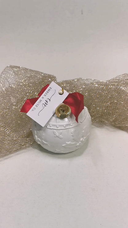 Magic christmas ball